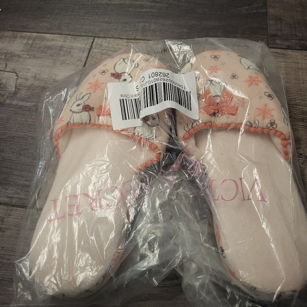 Victoria's Secret Closed Toe Slippers Size Small